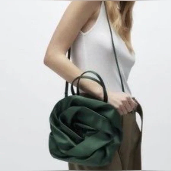 Zara Elegant Green Rose-Shaped Handbag - Picture 4 of 9